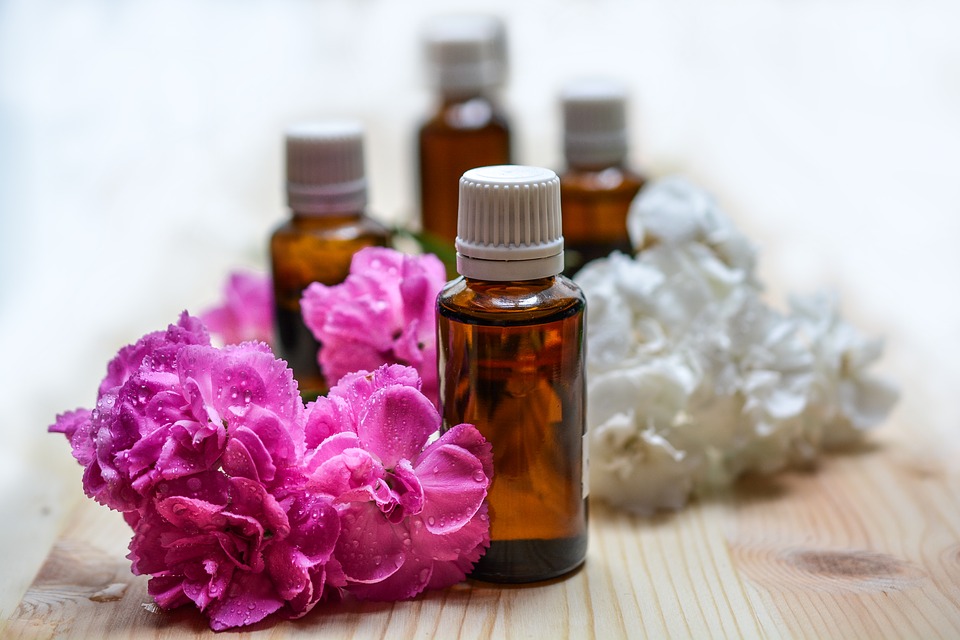 4 Essential Oils For Oral Health